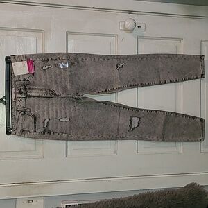 So Gray Distressed Jeggings